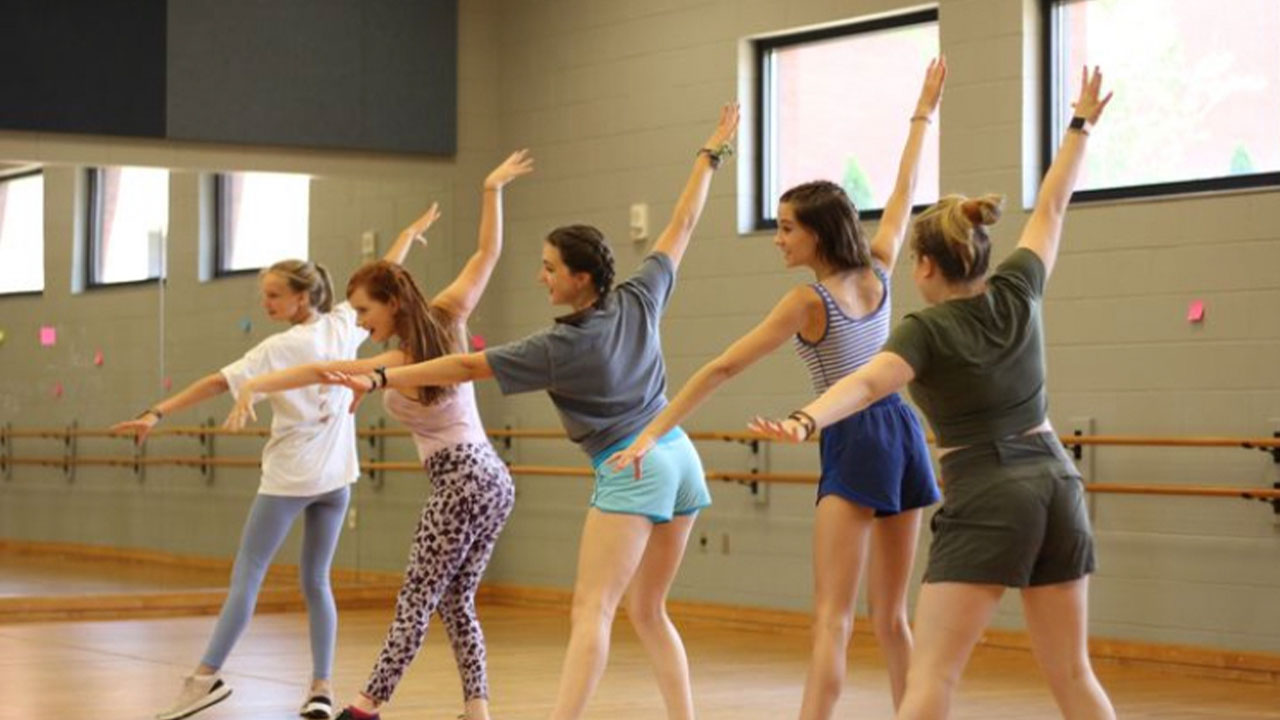 students in a dance summer camp